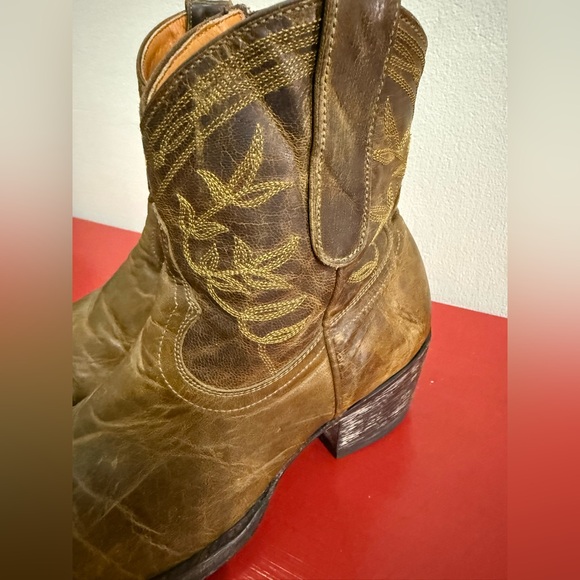 Old Gringo Olive green leather booties - great color! Sz 8.5 - Picture 8 of 17